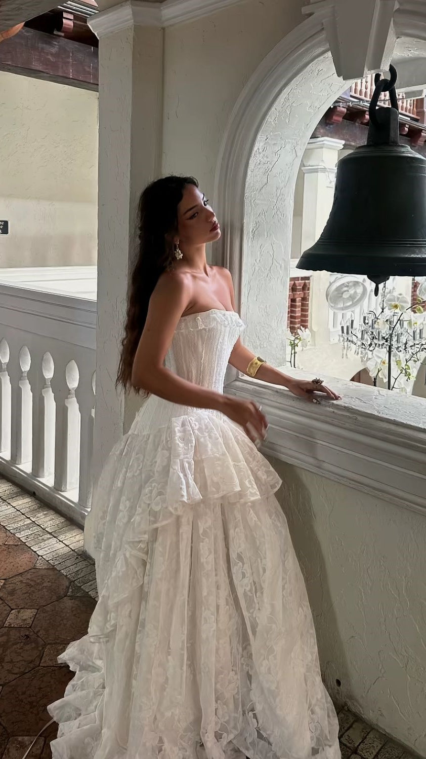 Classic White Lace Strapless Wedding Dresses Sleeveless Bridal HZ0307